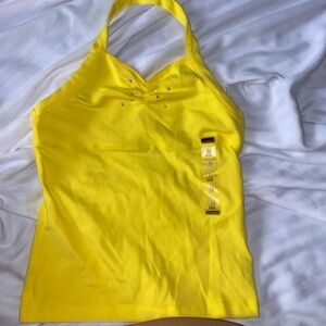 I’m selling this yellow girls top size M 7/8